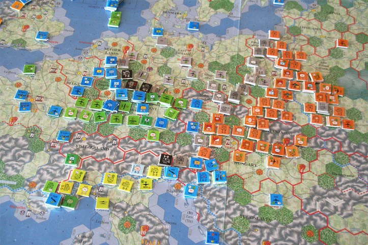 World_in_Flames_Gameplay